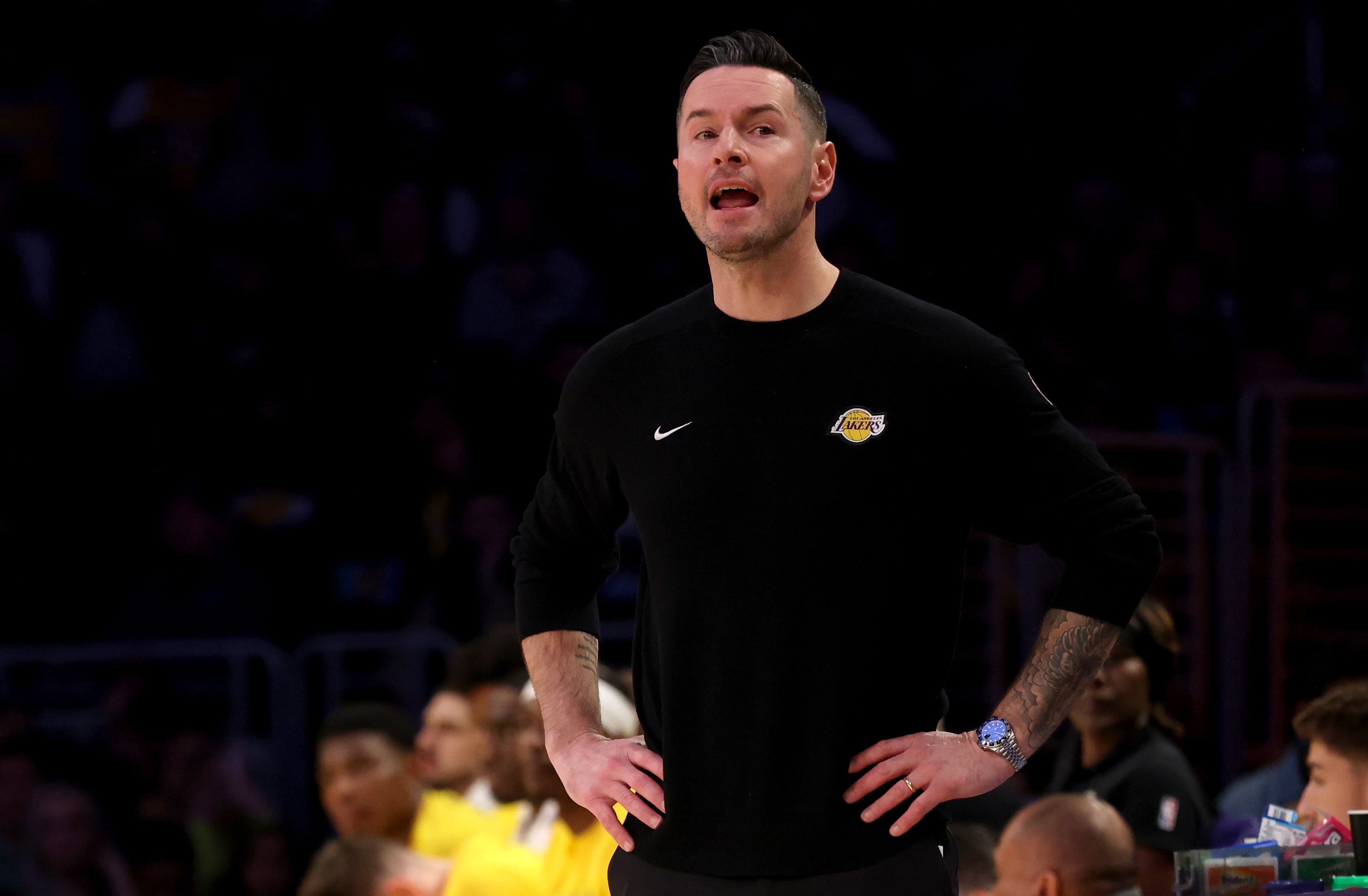 19次！雷迪克：这么多失误很难赢球 我们不失误时投篮机会不错